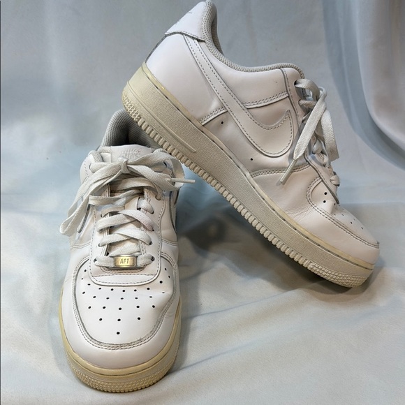 Nike Air Force-1 Womens size 8.5 Sneakers white leather low top, pre-owned, nice - Picture 1 of 10
